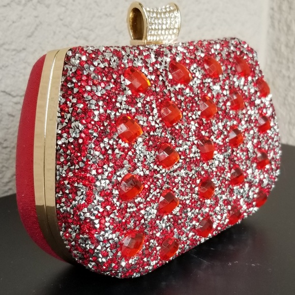 Clutch - Picture 2 of 2